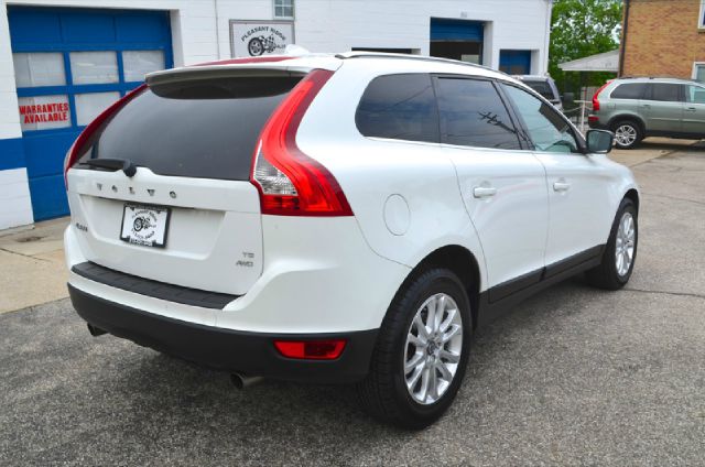 2010 Volvo XC60 LS Flex Fuel 4x4 This Is One Of Our Best Bargains