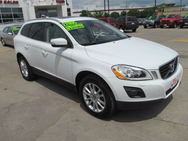2010 Volvo XC60 3.0si Navigation Pano Htd Sts