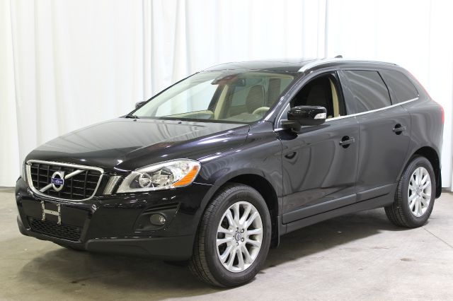 2010 Volvo XC60 3.0si Navigation Pano Htd Sts