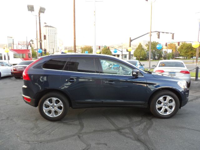 2012 Volvo XC60 3.0si Navigation Pano Htd Sts