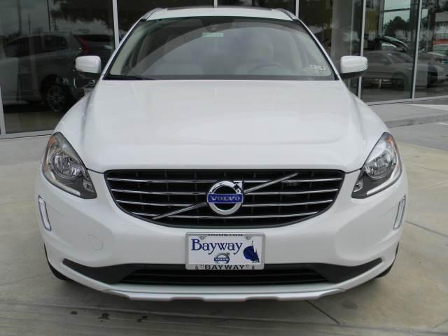 2014 Volvo XC60 4dr Sdn Auto LE (SE) Sedan