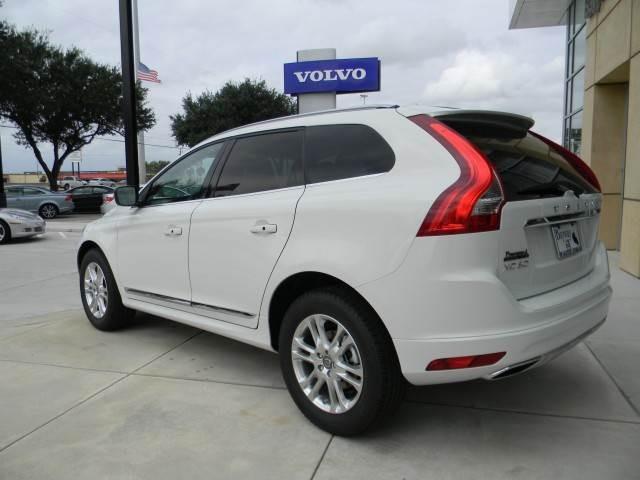 2014 Volvo XC60 4dr Sdn Auto LE (SE) Sedan