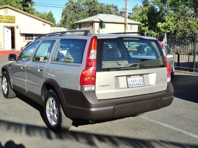 2001 Volvo XC70 EX - DUAL Power Doors