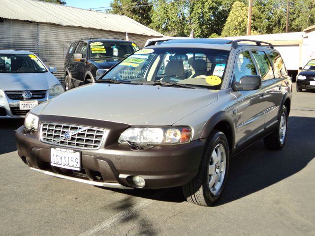 2001 Volvo XC70 EX - DUAL Power Doors