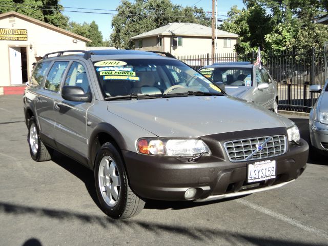 2001 Volvo XC70 EX - DUAL Power Doors
