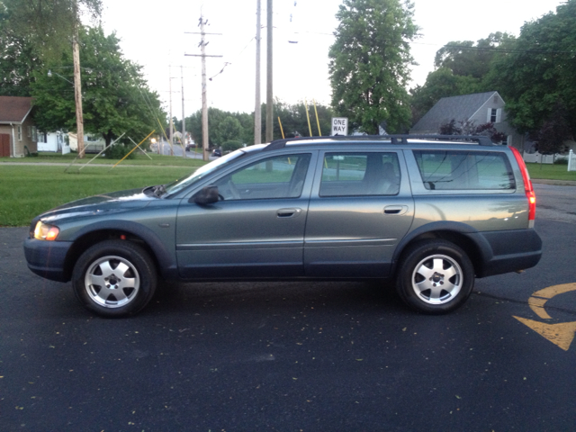 2001 Volvo XC70 EX - DUAL Power Doors