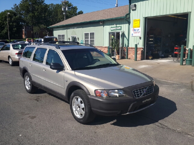 2002 Volvo XC70 EX - DUAL Power Doors