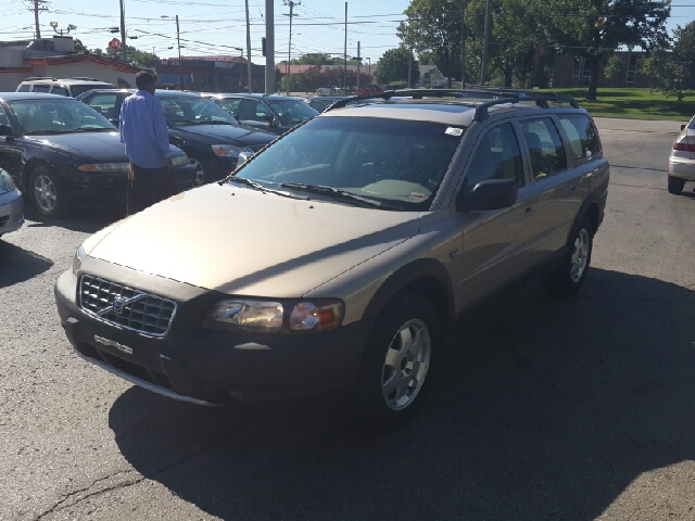 2002 Volvo XC70 EX - DUAL Power Doors