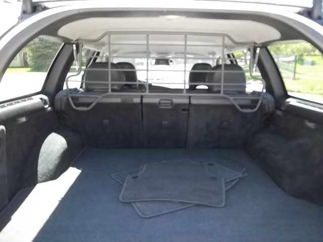 2003 Volvo XC70 LE 4D Passenger Van