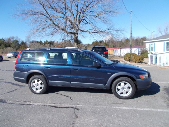 2003 Volvo XC70 LE 4D Passenger Van
