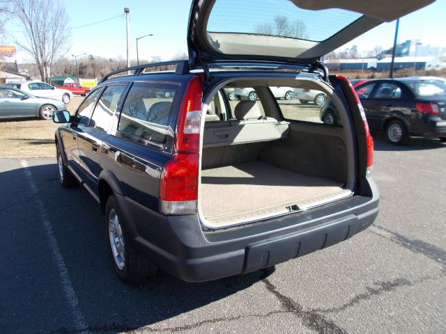 2003 Volvo XC70 LE 4D Passenger Van