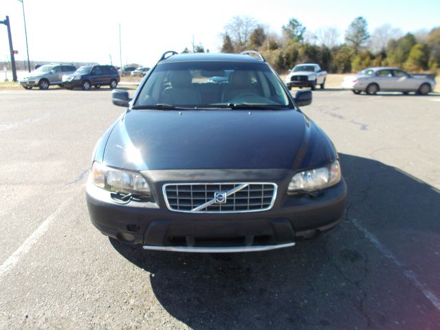 2003 Volvo XC70 LE 4D Passenger Van