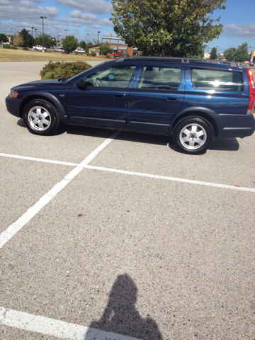 2003 Volvo XC70 LE 4D Passenger Van