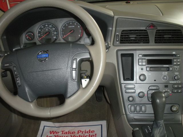 2003 Volvo XC70 LE 4D Passenger Van