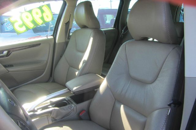 2003 Volvo XC70 LE 4D Passenger Van