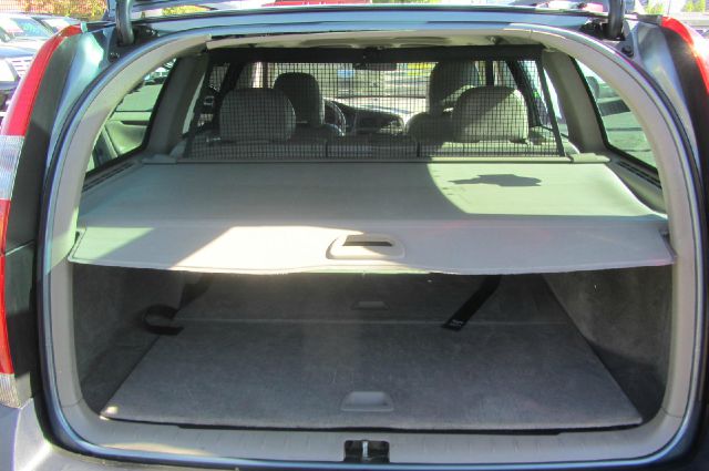 2003 Volvo XC70 LE 4D Passenger Van