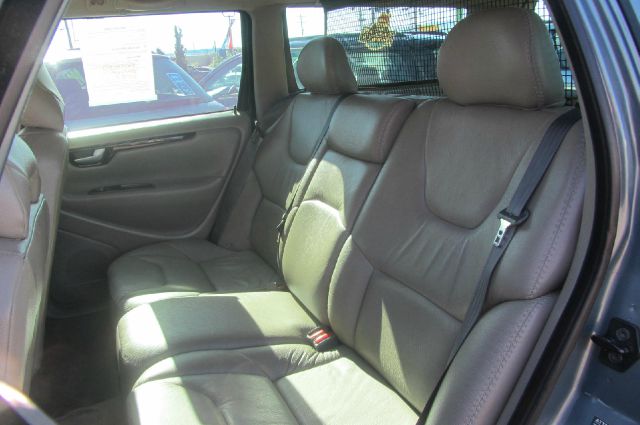 2003 Volvo XC70 LE 4D Passenger Van