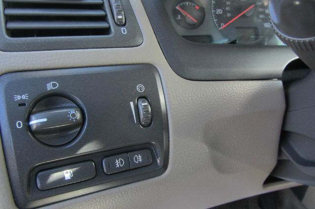 2003 Volvo XC70 LE 4D Passenger Van