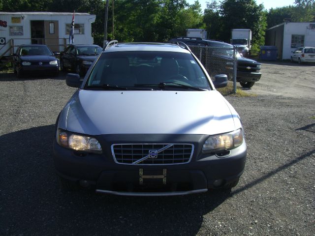 2003 Volvo XC70 LE 4D Passenger Van