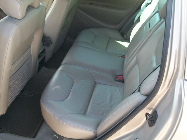 2004 Volvo XC70 LE 4D Passenger Van