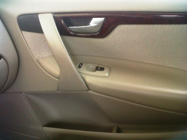 2004 Volvo XC70 LE 4D Passenger Van