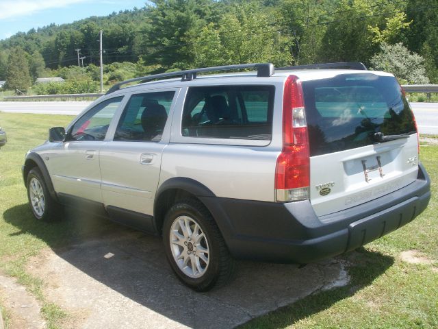 2004 Volvo XC70 LE 4D Passenger Van