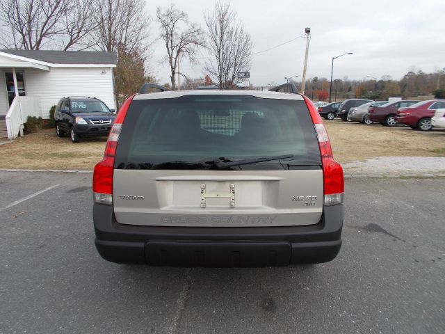 2004 Volvo XC70 LE 4D Passenger Van
