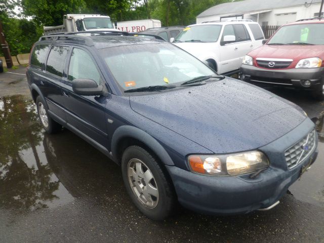 2004 Volvo XC70 LE 4D Passenger Van