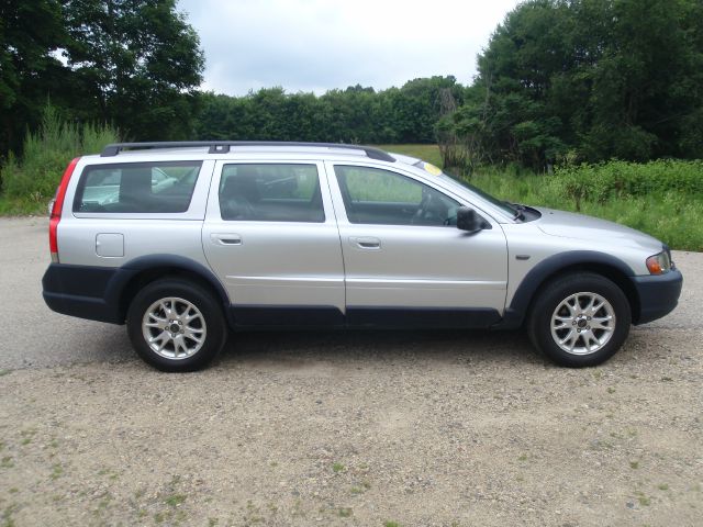 2004 Volvo XC70 LE 4D Passenger Van