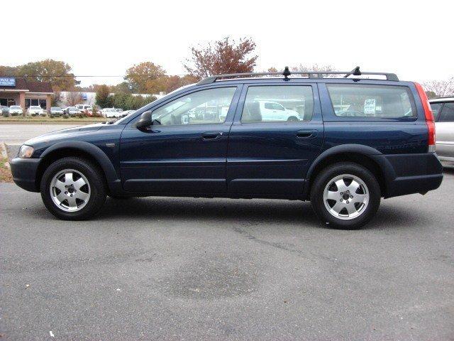 2004 Volvo XC70 4WD 4dr Sport