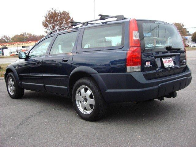 2004 Volvo XC70 4WD 4dr Sport