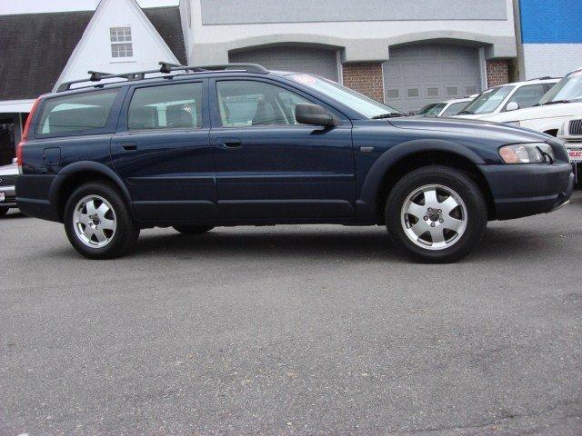 2004 Volvo XC70 4WD 4dr Sport