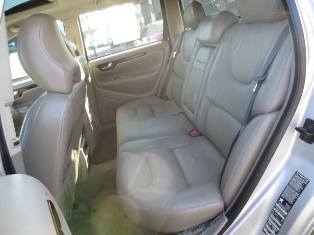 2004 Volvo XC70 LE 4D Passenger Van