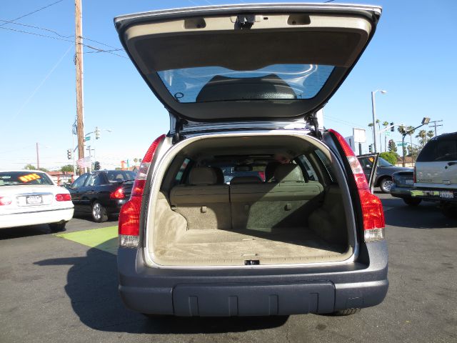 2004 Volvo XC70 LE 4D Passenger Van