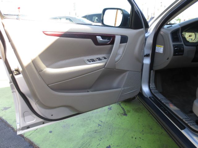 2004 Volvo XC70 LE 4D Passenger Van