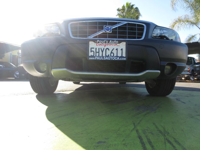 2004 Volvo XC70 LE 4D Passenger Van