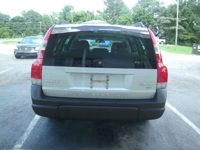 2004 Volvo XC70 LE 4D Passenger Van