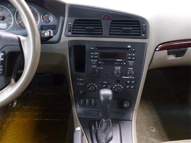 2004 Volvo XC70 Unknown