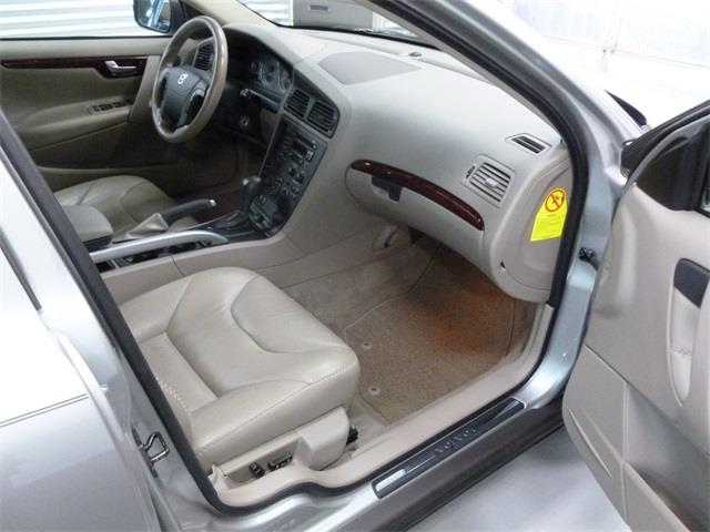 2004 Volvo XC70 Unknown