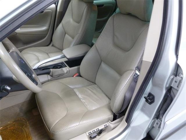 2004 Volvo XC70 Unknown