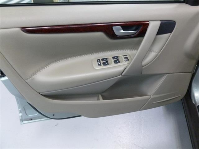 2004 Volvo XC70 Unknown