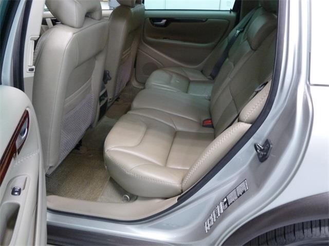 2004 Volvo XC70 Unknown