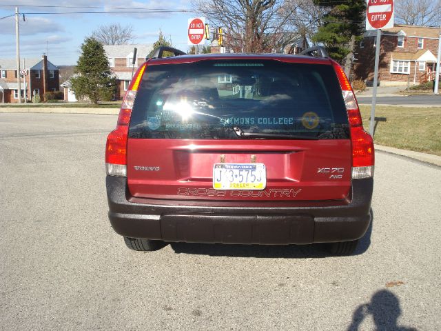 2004 Volvo XC70 LE 4D Passenger Van