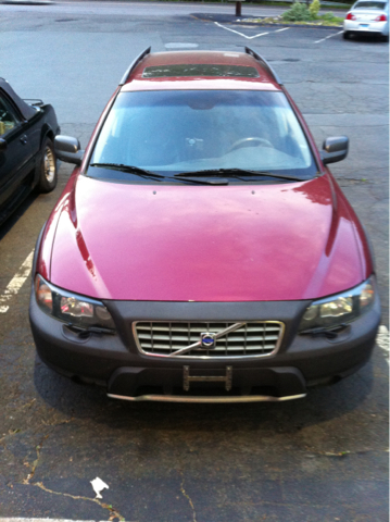 2004 Volvo XC70 LE 4D Passenger Van