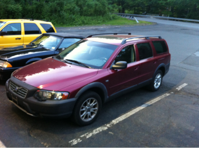 2004 Volvo XC70 LE 4D Passenger Van