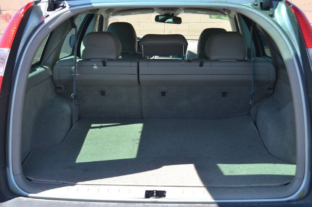 2004 Volvo XC70 LE 4D Passenger Van