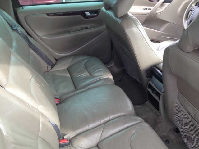 2004 Volvo XC70 LE 4D Passenger Van