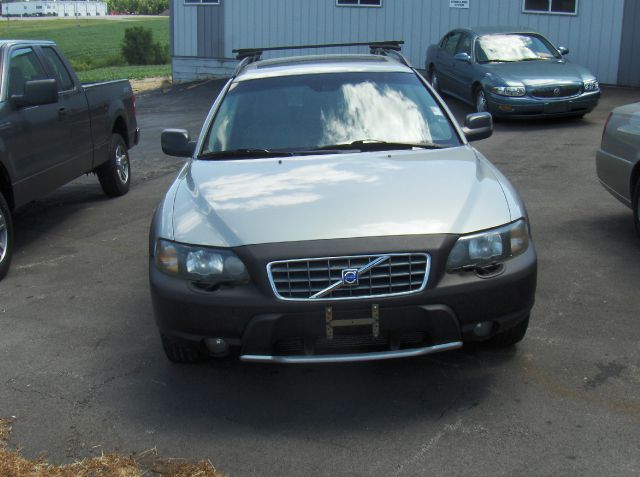 2004 Volvo XC70 LE 4D Passenger Van