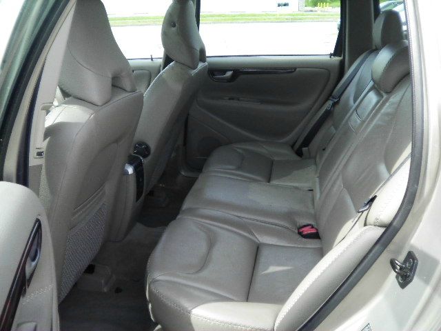 2005 Volvo XC70 LE 4D Passenger Van