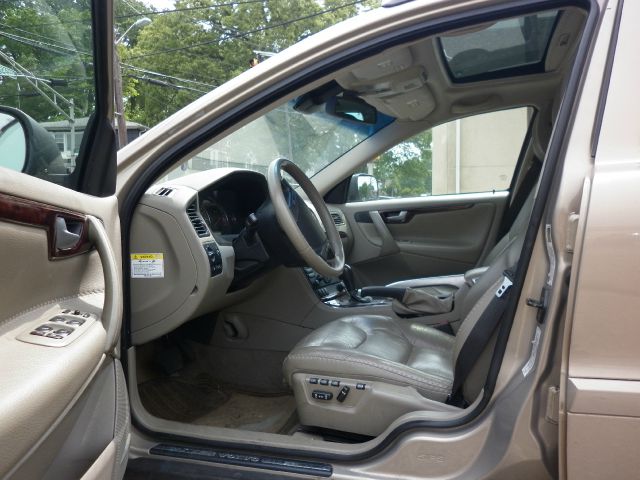 2005 Volvo XC70 LE 4D Passenger Van